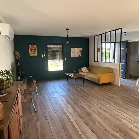 Maison Individuelle Cloturee Holiday home *